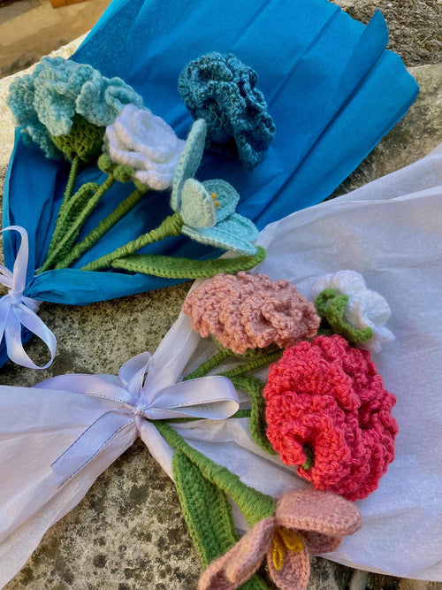 Bouquet de fleurs  au crochet – Œillets, rose et tulipe faits main