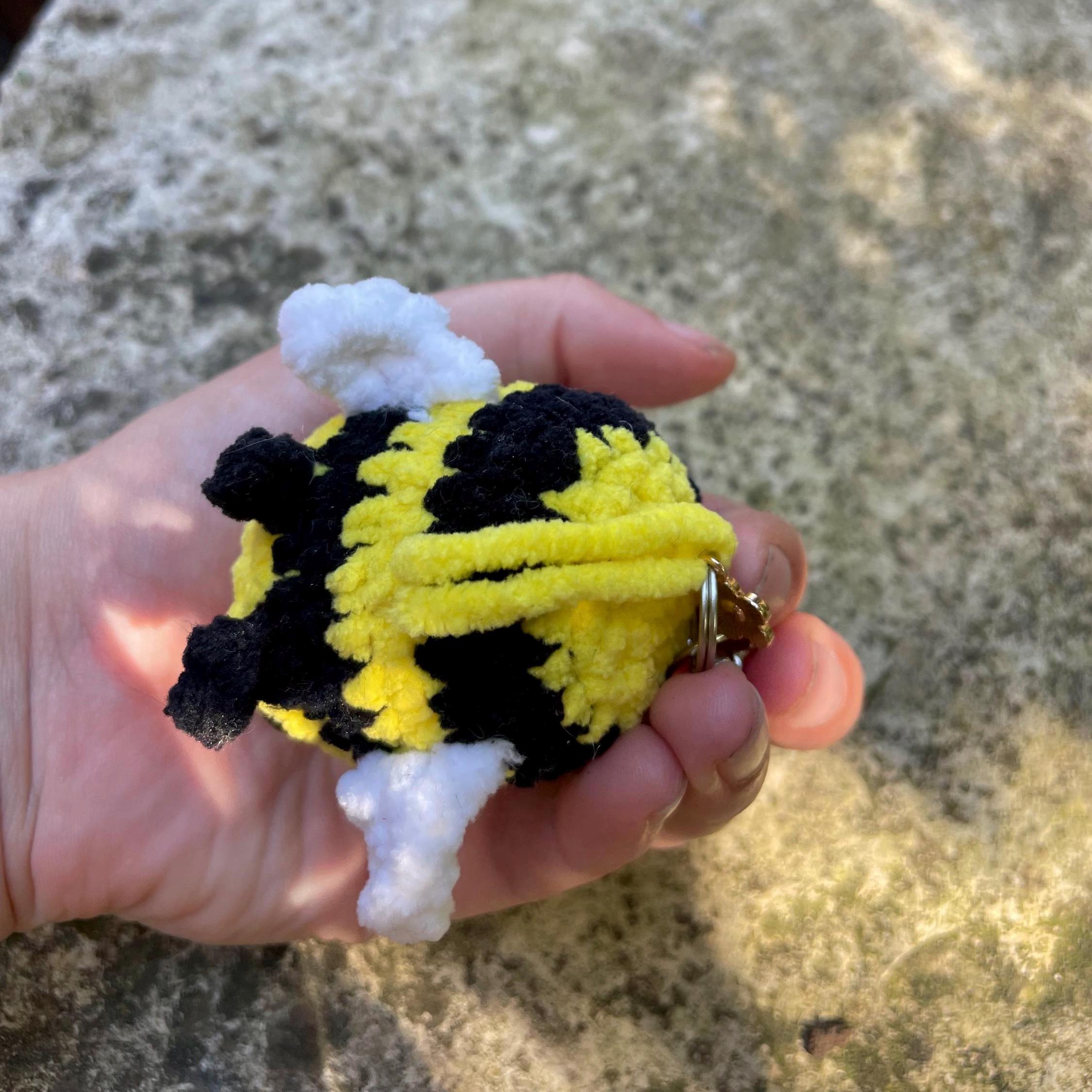 Porteclés Abeille mignonne en crochet fait main
