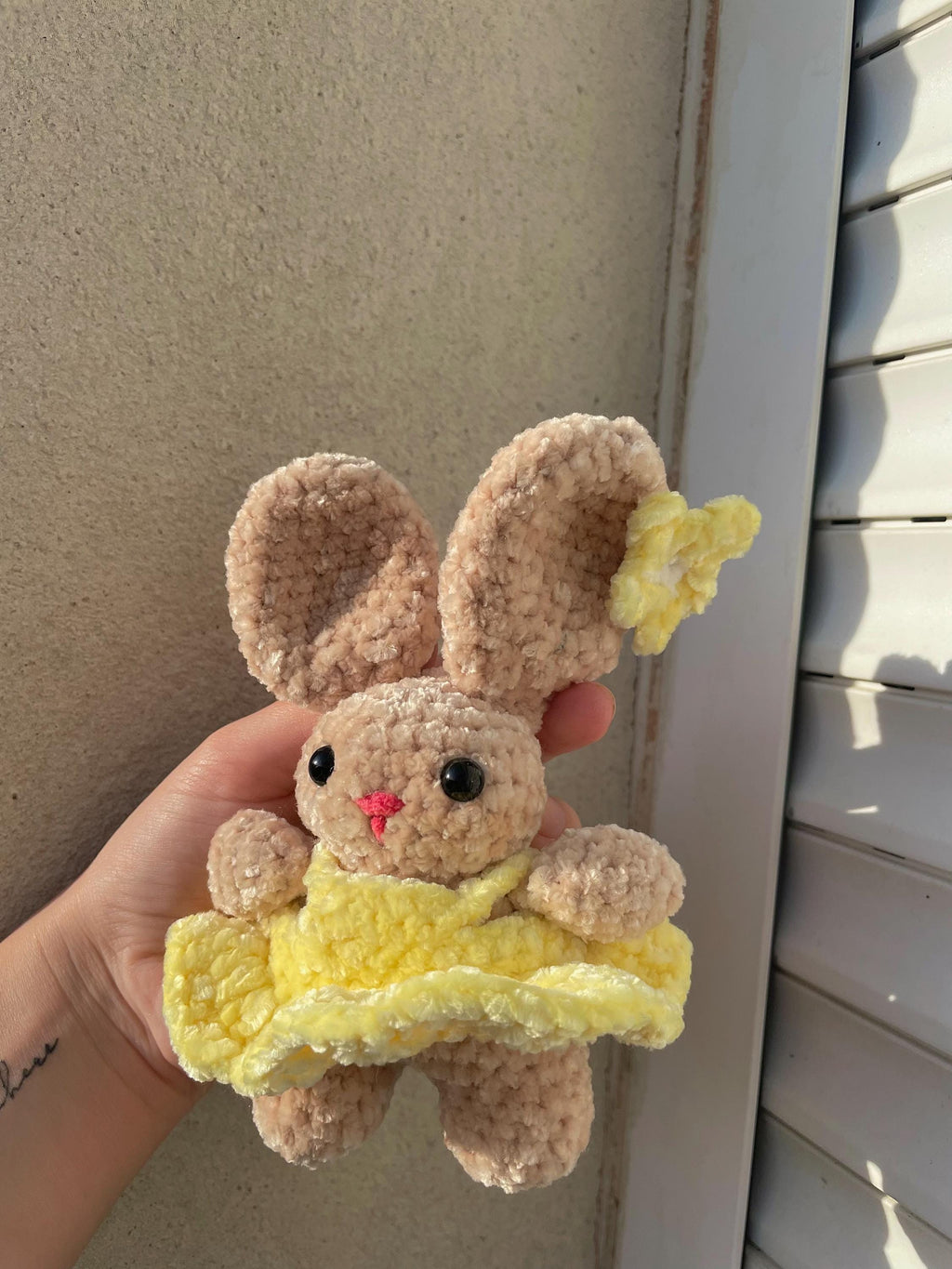 Patron PDF Lapin au Crochet avec Robe & fleur – Tuto Illustré (ENG / FR)