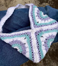 Sac à main triangle granny lilas / bleu / blanc – fait main au crochet