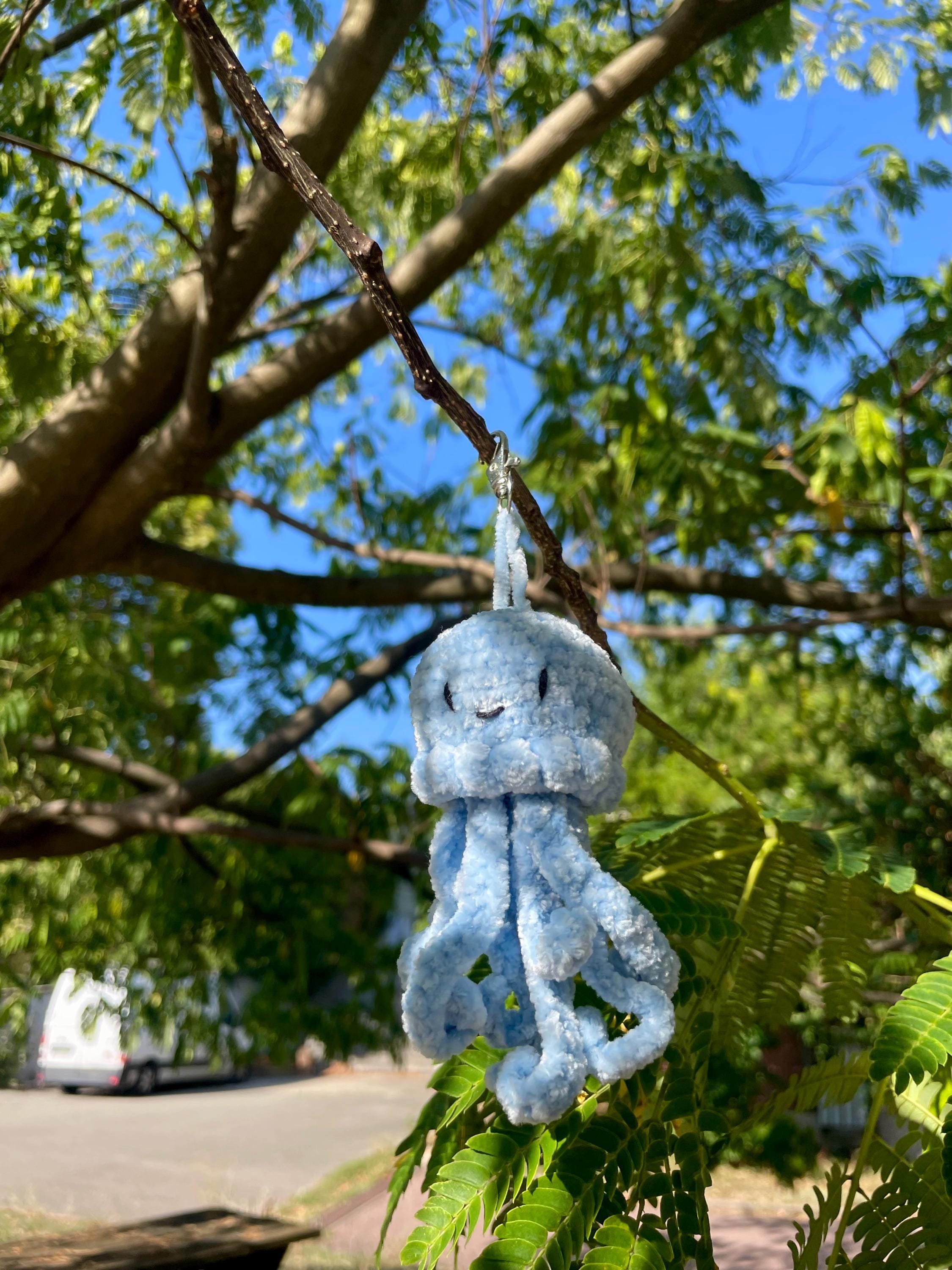 Porte-clés pieuvre en crochet fait main – Peluche mini amigurumi en bleu, rose ou violet