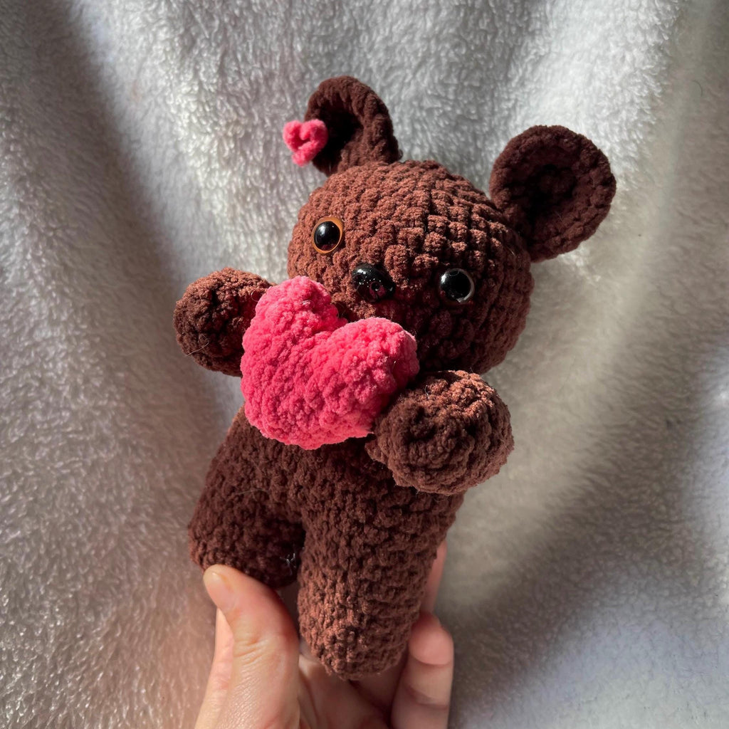 Ours en peluche crochet fait main – Ours brun ou blanc tenant un cœur (cadeau mignon, crochet amigurumi)