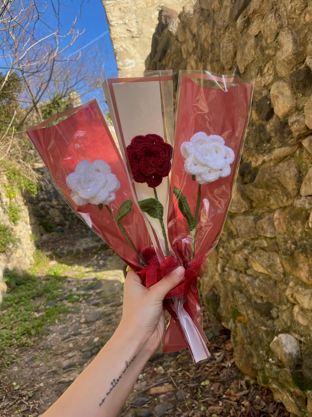 Rose en crochet faite main – Fleur éternelle – Cadeau romantique St Valentin – Rose rouge ou blanche