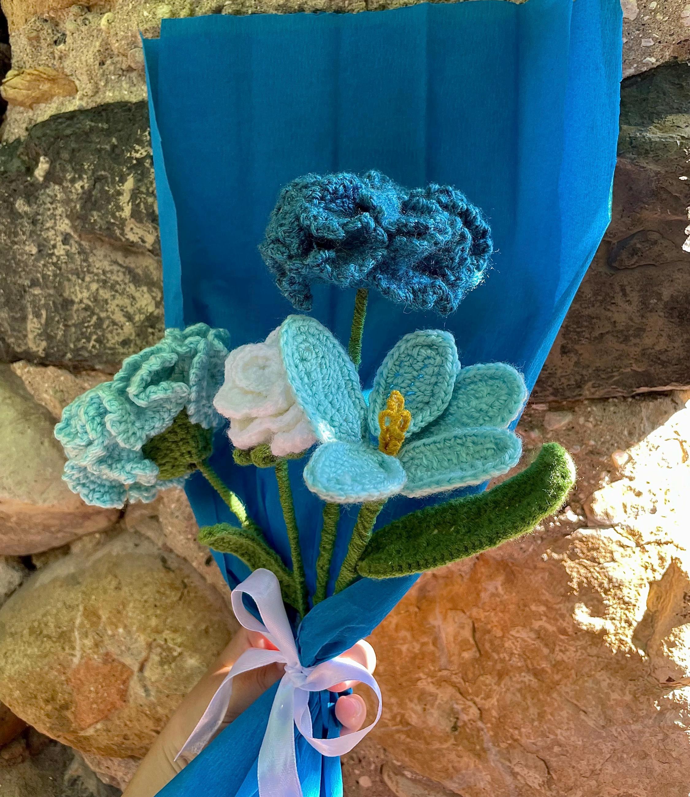 Bouquet de fleurs  au crochet – Œillets, rose et tulipe faits main