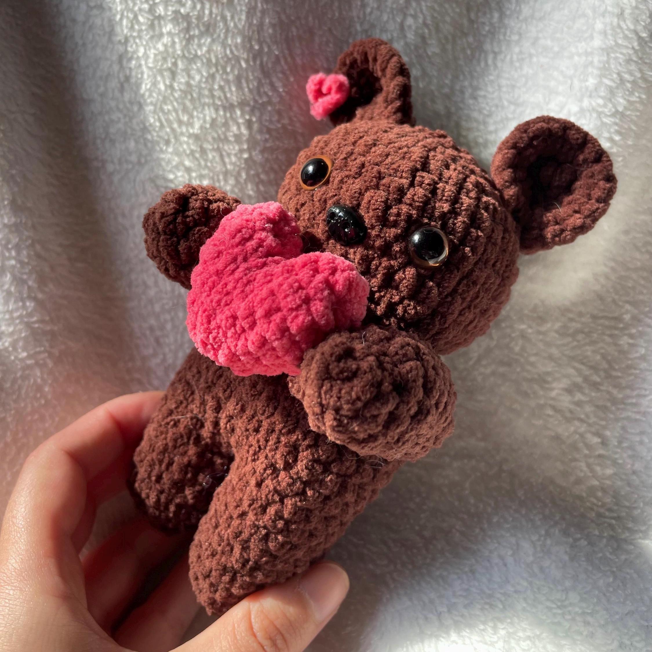 Ours en peluche crochet fait main – Ours brun ou blanc tenant un cœur (cadeau mignon, crochet amigurumi)