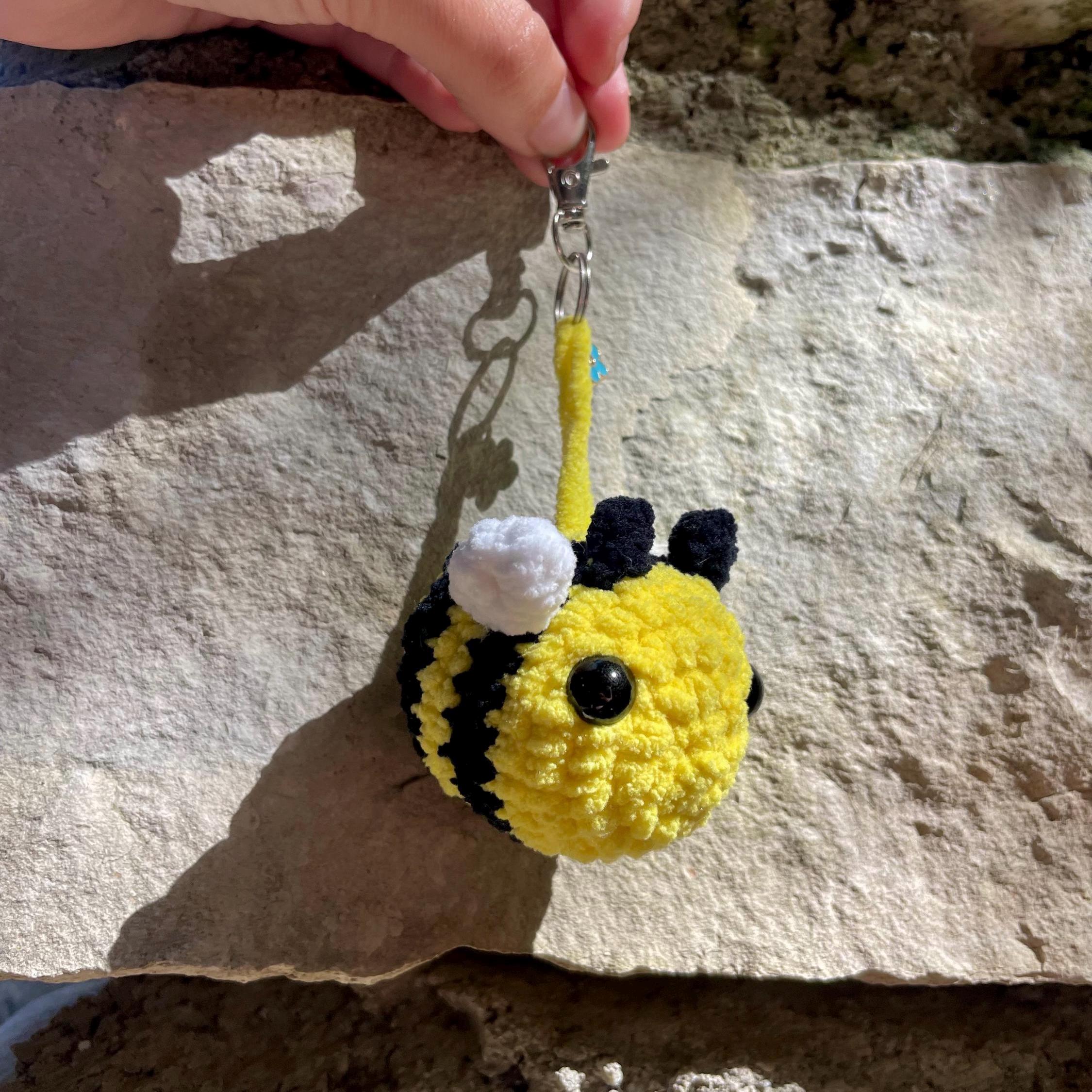 Porteclés Abeille mignonne en crochet fait main