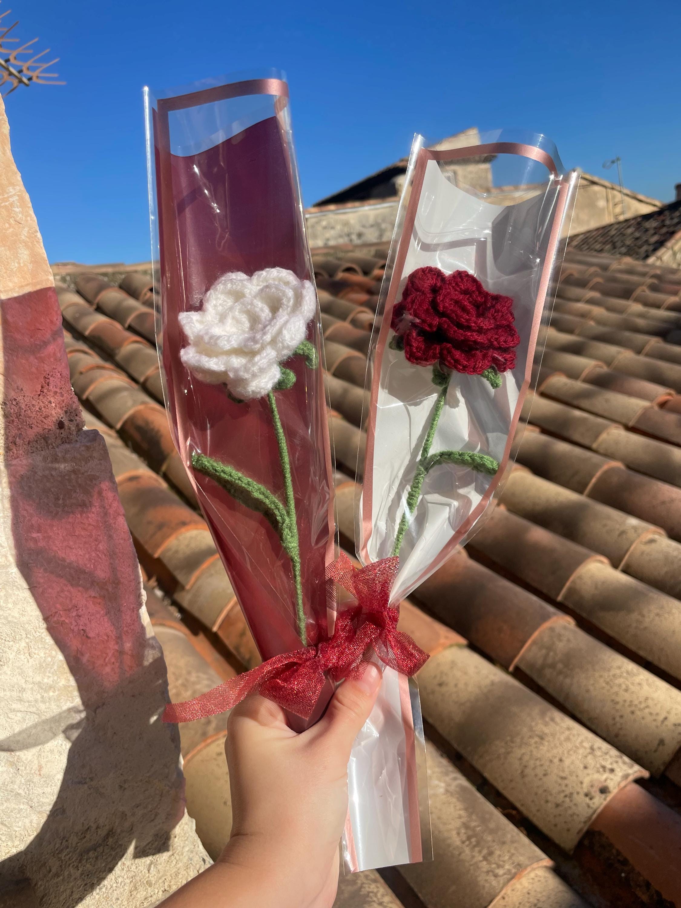 Rose en crochet faite main – Fleur éternelle – Cadeau romantique St Valentin – Rose rouge ou blanche