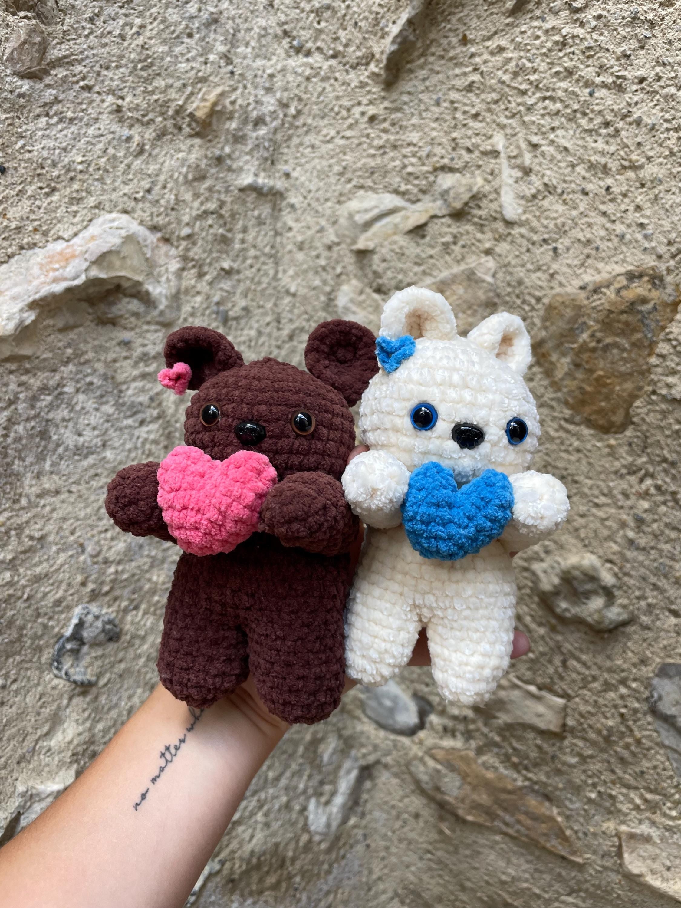 Ours en peluche crochet fait main – Ours brun ou blanc tenant un cœur (cadeau mignon, crochet amigurumi)