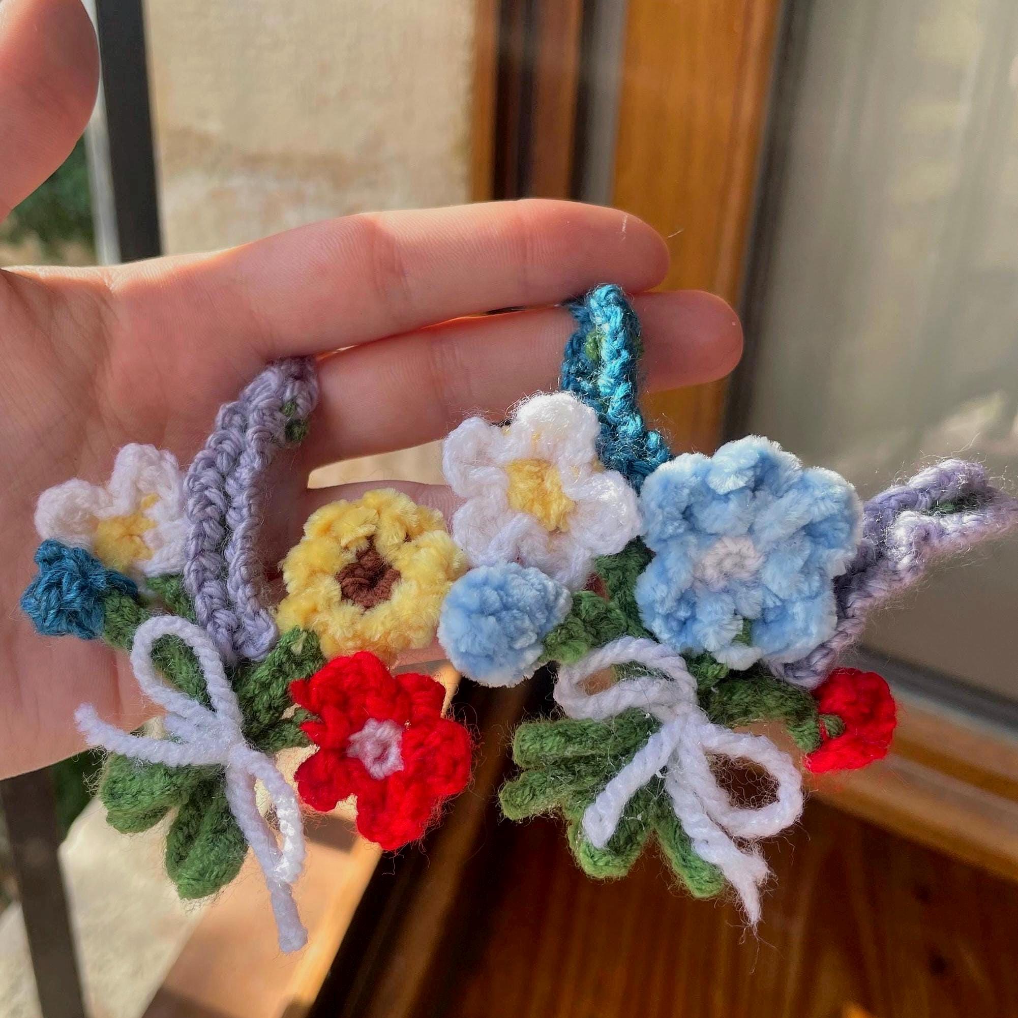 Porte-clés bouquet de fleurs au crochet fait main – amigurumi mignon aux couleurs douces - idée cadeau
