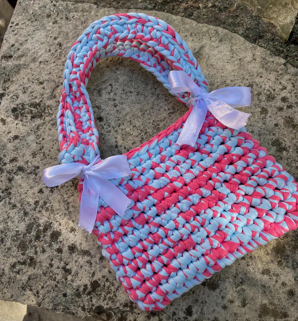 Petit Sac à Main en Fil T-shirt Rose et Bleu – Nœuds Blancs Satinés