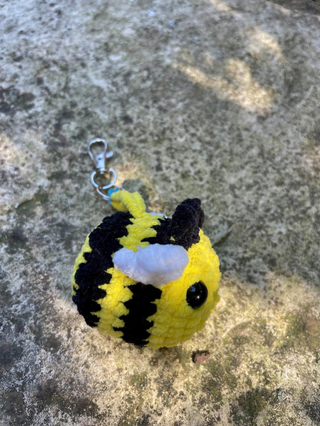Porteclés Abeille mignonne en crochet fait main