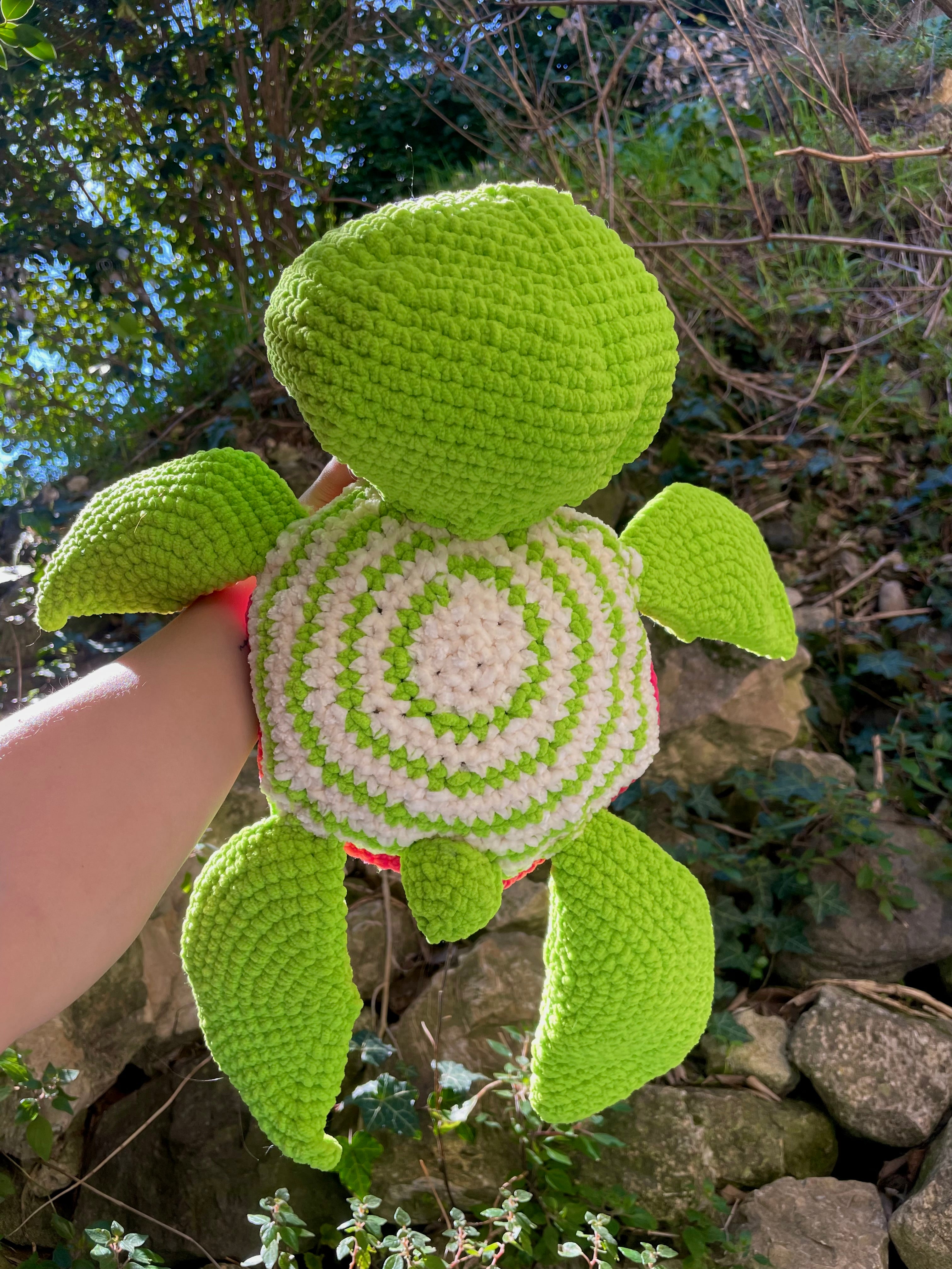 Amigurumi tortue géante kawaii, rose et verte flashy