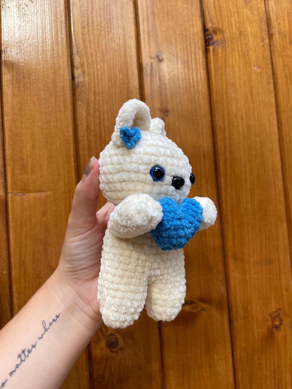 Ours en peluche crochet fait main – Ours brun ou blanc tenant un cœur (cadeau mignon, crochet amigurumi)
