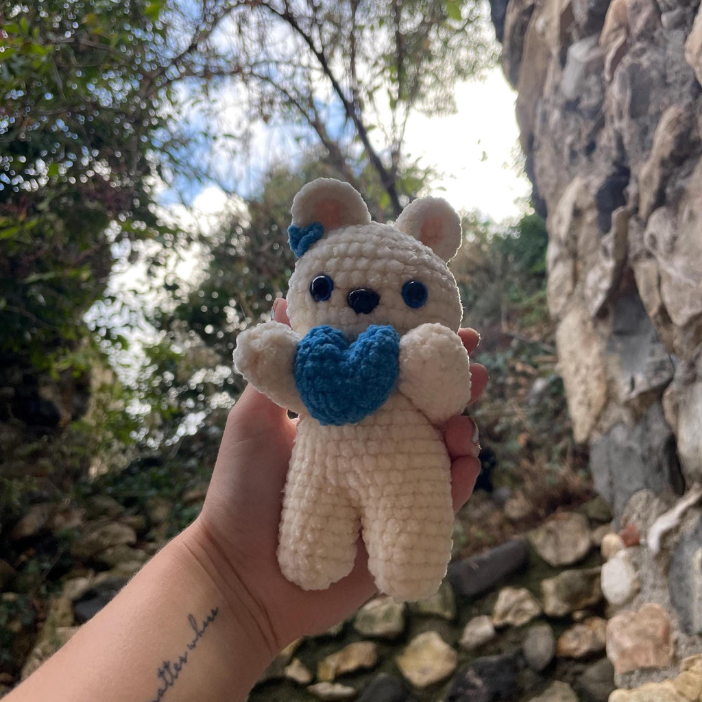 Ours en peluche crochet fait main – Ours brun ou blanc tenant un cœur (cadeau mignon, crochet amigurumi)