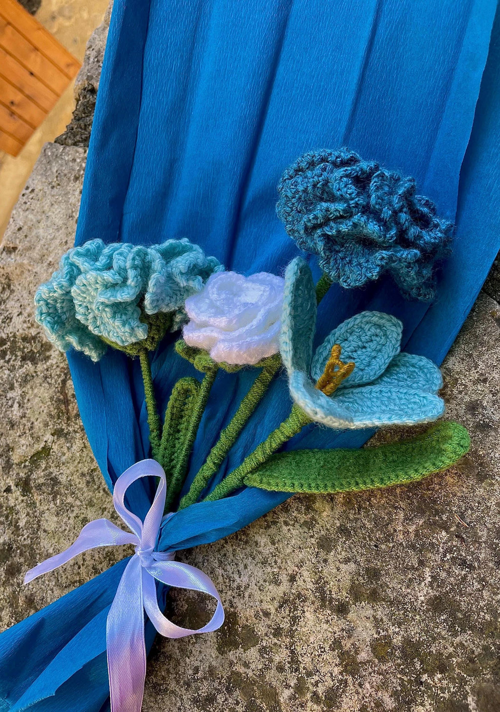 Bouquet de fleurs  au crochet – Œillets, rose et tulipe faits main