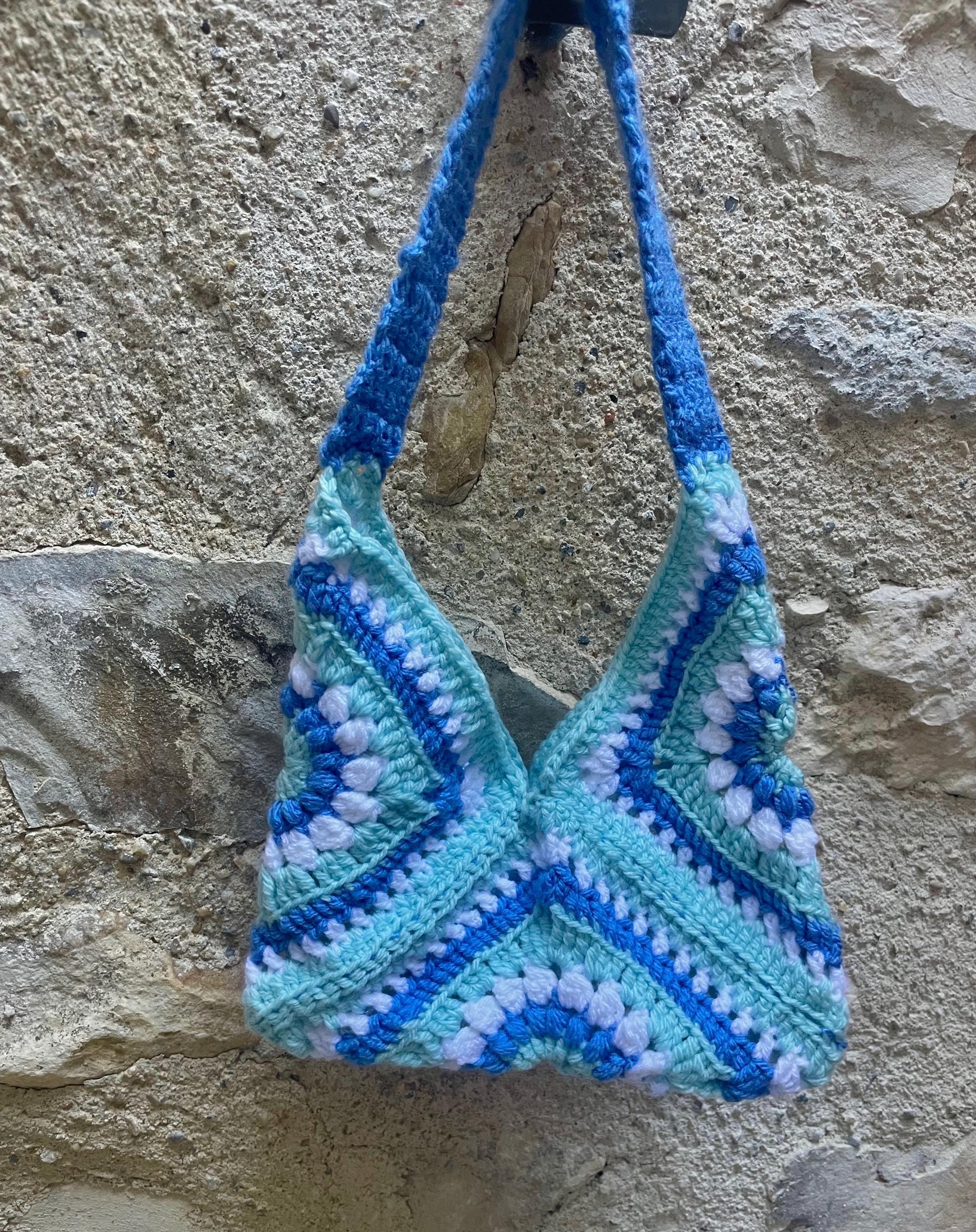 Sac à main au crochet fait main – Sac granny square bleu et blanc